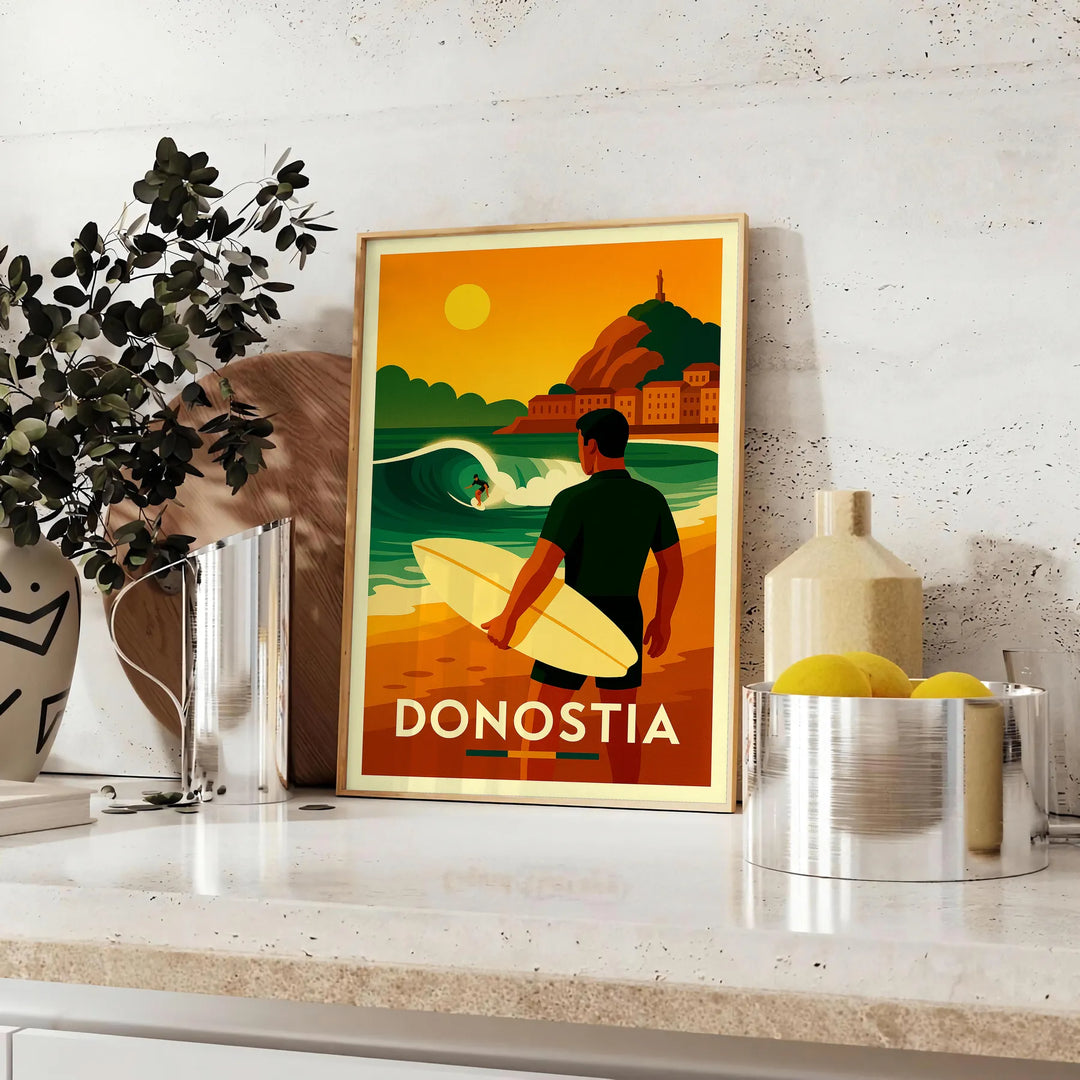 Ανακαλύψτε την ζωντανή κουλτούρα του σέρφινγκ με το εντυπωσιακό αφίσα San Sebastian Donostia, σε έντονες πράσινες και κόκκινε