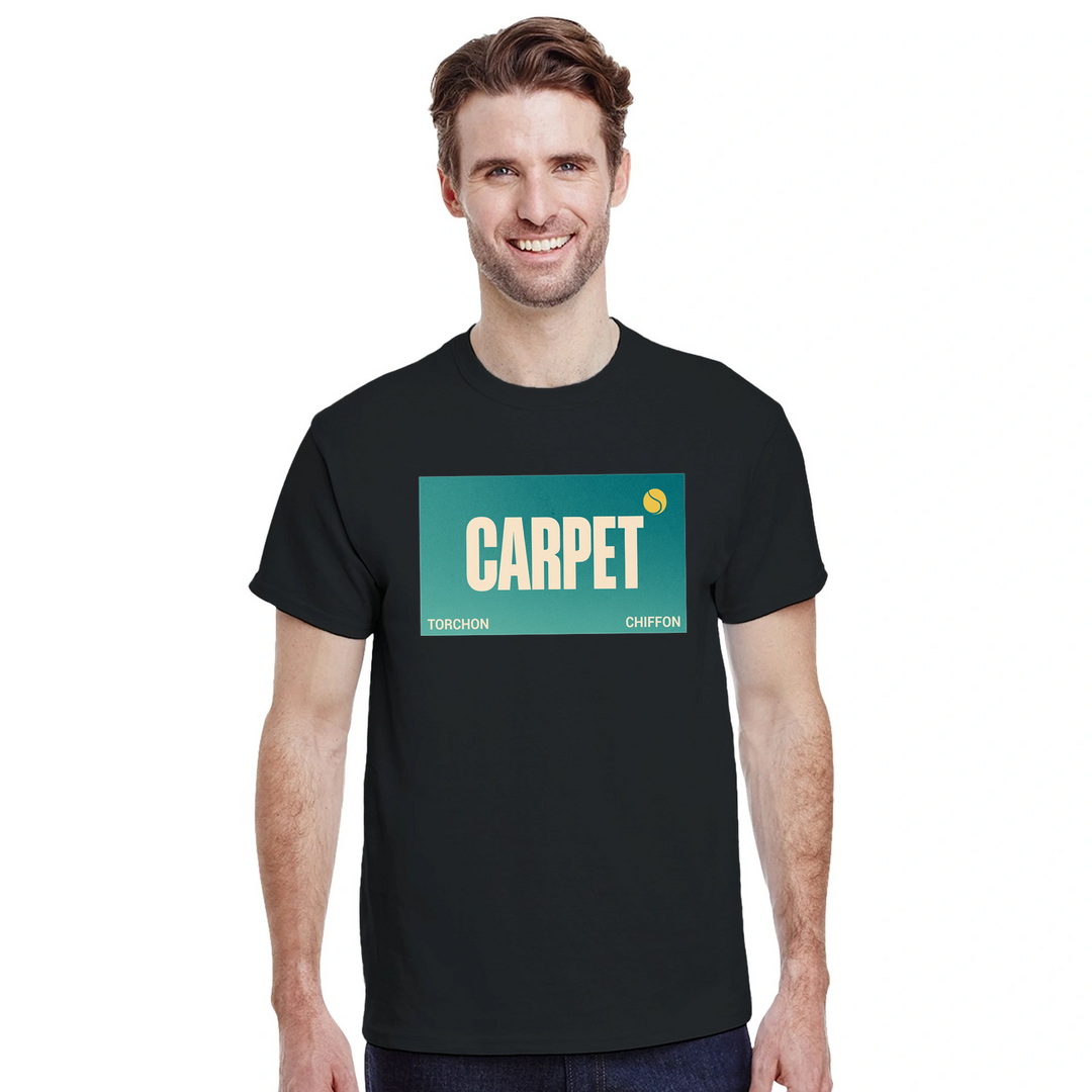 T-shirt de ténis com design elegante de tapete chiffon, ideal para amantes do ténis. Disponível em S, M, L, XL, XXL