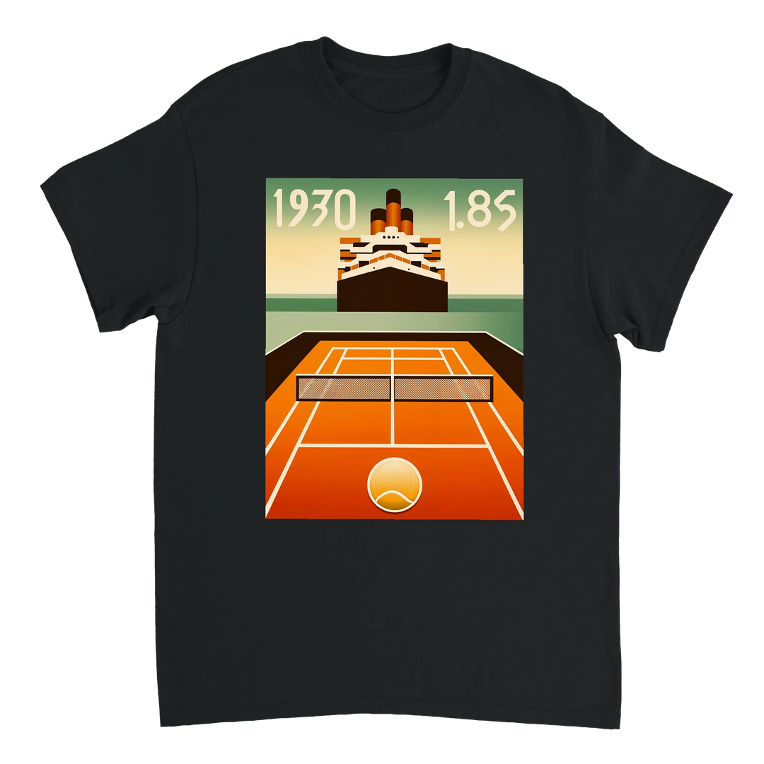 映画『タイタニック』をテーマにしたTシャツ。スタイリッシュで懐かしいデザインが特徴で、映画ファンにぴったりのアイテムです。