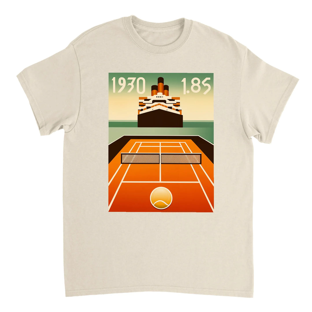 映画『タイタニック』をテーマにしたTシャツ。スタイリッシュで懐かしいデザインが特徴で、映画ファンにぴったりのアイテムです。