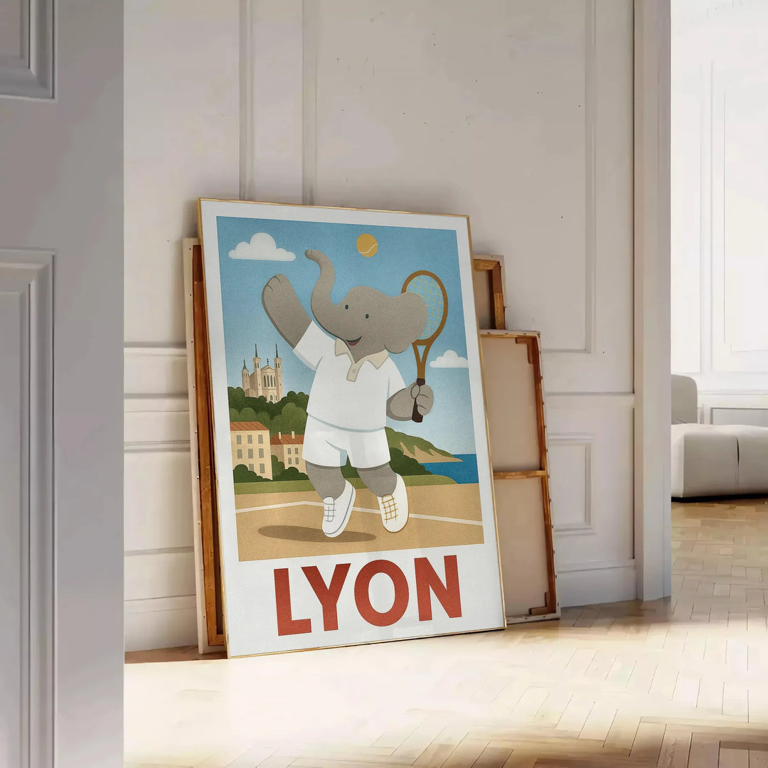 Ανακαλύψτε το χαριτωμένο αφίσα με ελέφαντα που παίζει τένις, ιδανική για να προσθέσει μια παιχνιδιάρικη ατμόσφαιρα σε κάθε δω