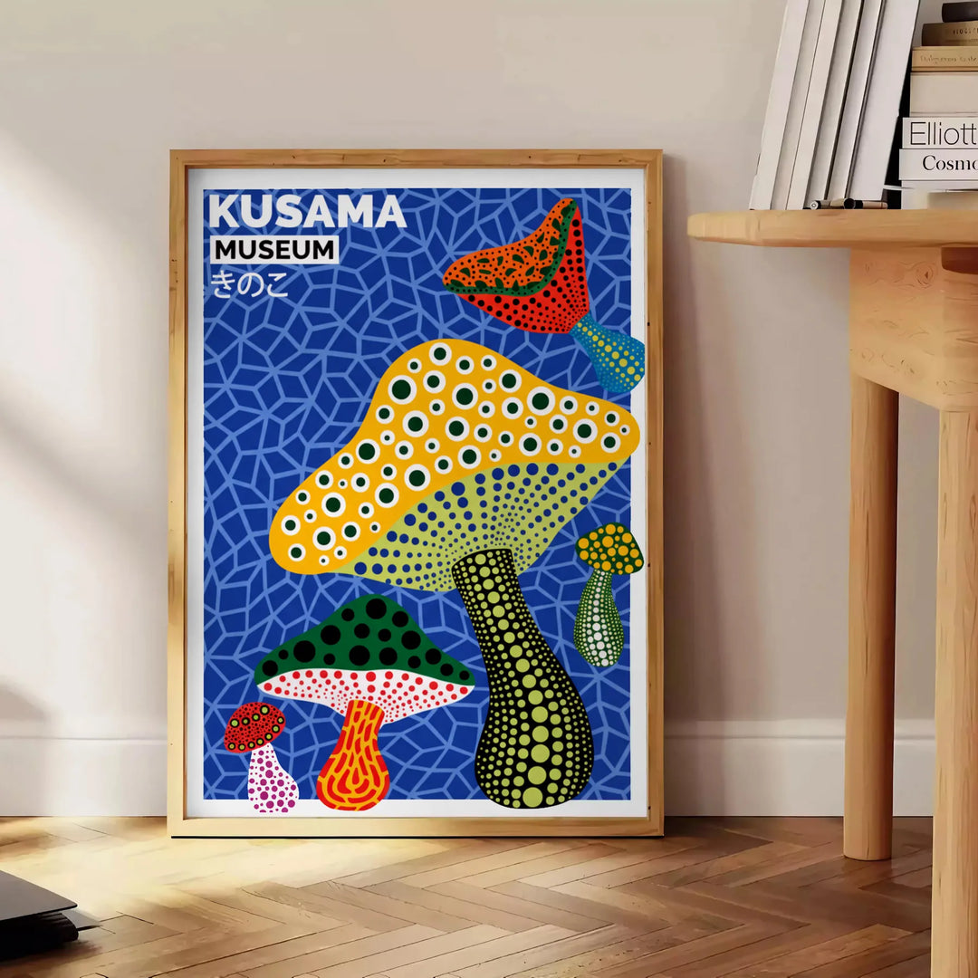 Mushroom Yayoi Kusama affisch med livfulla gröna och gula färger, perfekt för att dekorera ditt hem med japansk konst. Finns