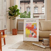 une explosion couleurs intérieur affiche maximaliste design esthétique unique tons vibrants jaune vert tous cordialement cadeau disponible style