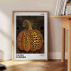 Pumpkin Yayoi Kusama-inspirerad poster med livfulla orange och svarta färger, perfekt för att lysa upp ditt hem. Finns i fler