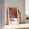 univers Yayoi Kusama affiche captivante vert orange espace un cadeau version unique