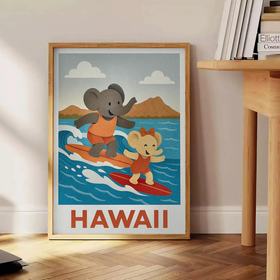 Πόστερ με ελεφαντάκι σερφ στη Χαβάη, ιδανικό για παιδικά δωμάτια ή διακόσμηση με θαλάσσιο θέμα. Διαθέσιμο σε 50x70 ή 30x40