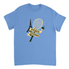 パリのテニス文化にインスパイアされたユニークなデザインのTシャツ。スポーティーでシックなスタイルを楽しむための一枚。