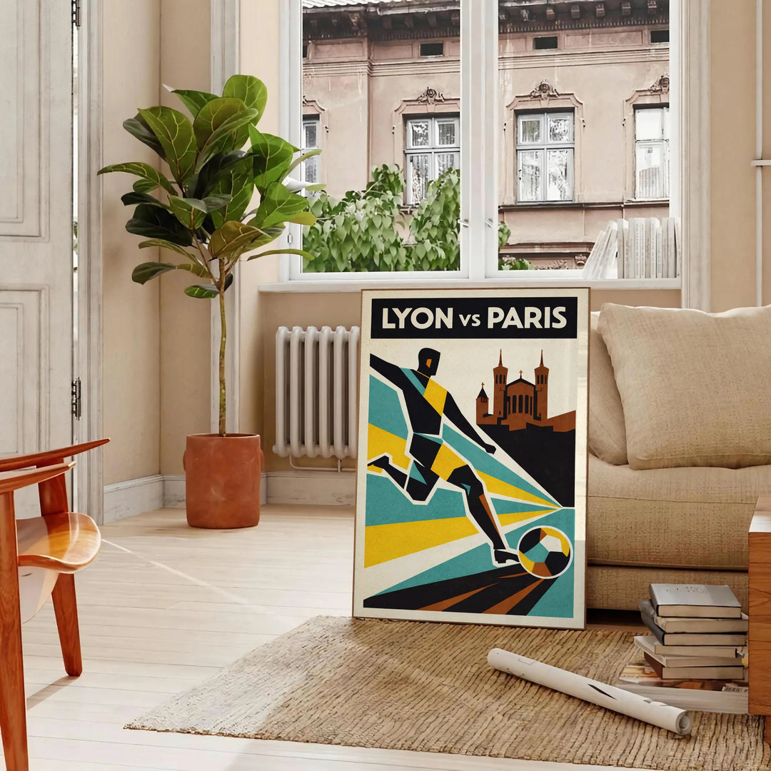 Plakat piłkarski Lyon, Francja w odważnym czarno-zielonym wzorze, dostępny w rozmiarach 50x70 i 30x40. Idealny dla fanów piłk