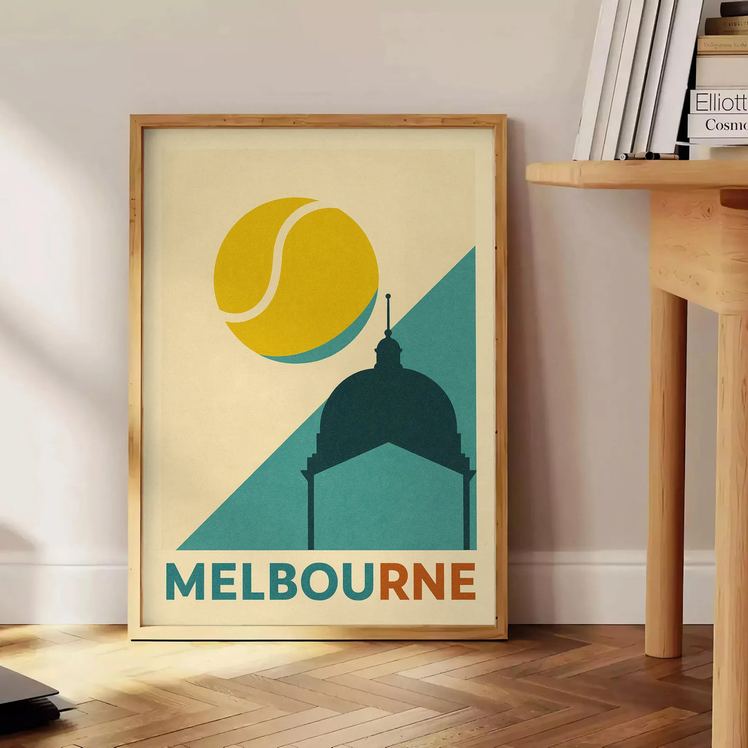 メルボルンの夜のテニスをテーマにしたポスター。グレーとオレンジの鮮やかな色合いで、スポーツ愛好者にぴったりのアートワーク。