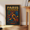 1924年のパリのヴィンテージカートゥーンテニスポスター。エレガントなグレーとブルーのトーンで、テニスファンやヴィンテージアート愛好者に最適です。
