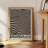 Póster de exhibición Bauhaus Black Line, con elegantes tonos marrón y gris, ideal para un toque minimalista en cualquier espa