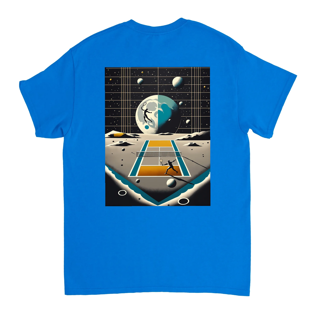 T-shirt Tennis Moon, design unico per appassionati di tennis e amanti delle stelle, realizzato in 100% cotone per il massimo