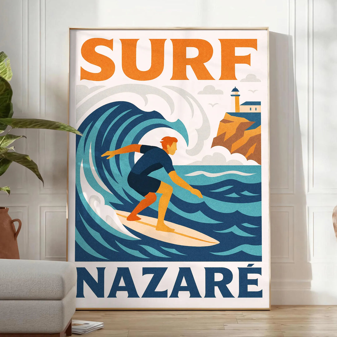 Nazarē sērfošanas plakāts ar dzīvīgu oranžu un baltu dizainu, ideāli piemērots sērfošanas entuziastu telpai