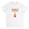 パリのエレガンスとテニスのスポーティな雰囲気を融合したパリテニスTシャツ。ソフトで快適な着心地で、コート内外で活躍します。サイズはS、M、L、XL、XXLから選べます。