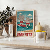 Póster Biarritz Kids Surf con un elefante juguetón y un rinoceronte atrevido, ideal para habitaciones infantiles o guarderías