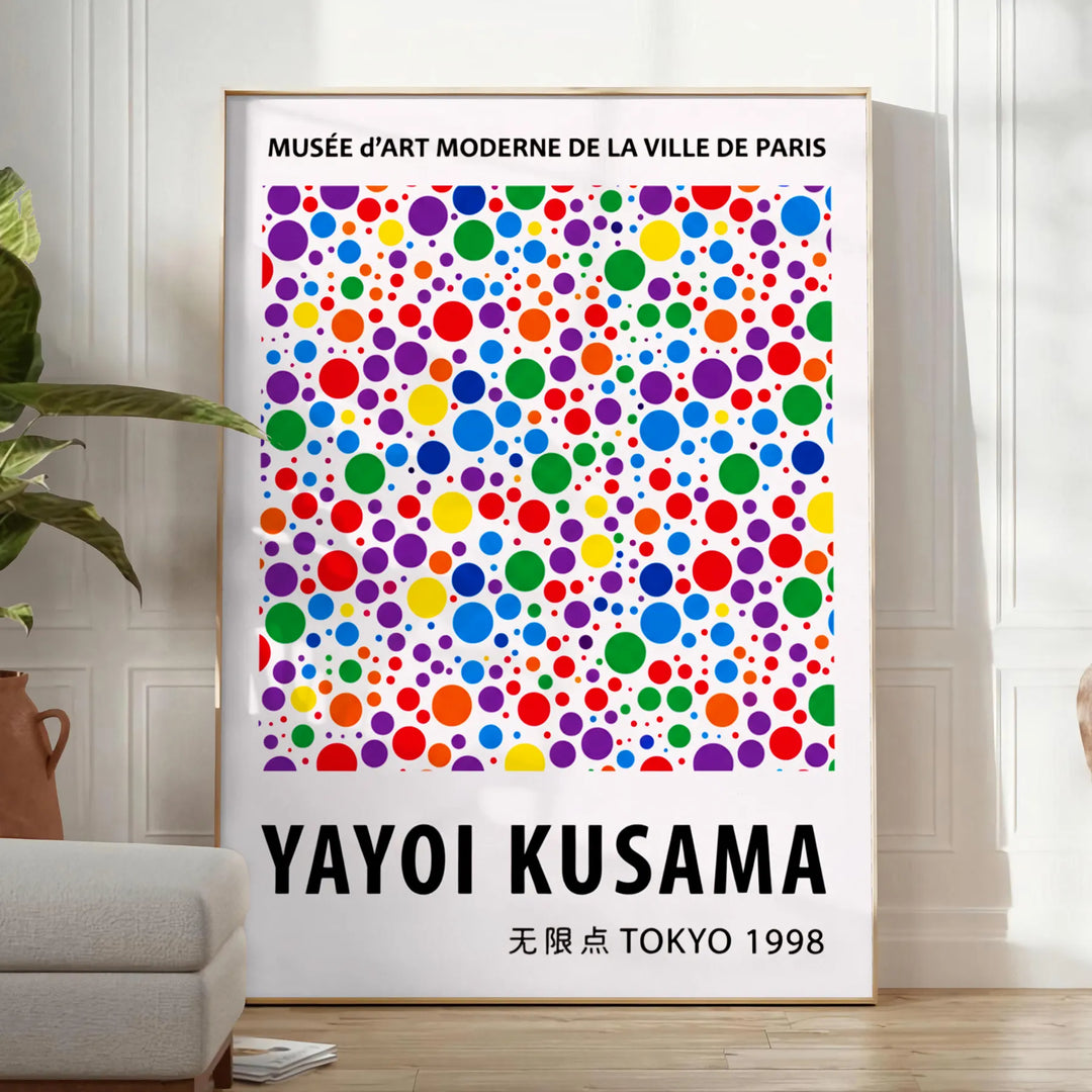 Αναβάθμισε τον χώρο σου με αυτό το έντονο αφίσα εμπνευσμένη από τη Yayoi Kusama, με εντυπωσιακά κόκκινα και κίτρινα χρώματα