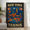 ニューヨークのヴィンテージカートゥーンテニスポスター。スタイリッシュなグレーとブルーの配色で、テニス愛好家やヴィンテージファンに最適。サイズは50x70または30x40。フレーム付きとフレームなしのバージョンから選べます。