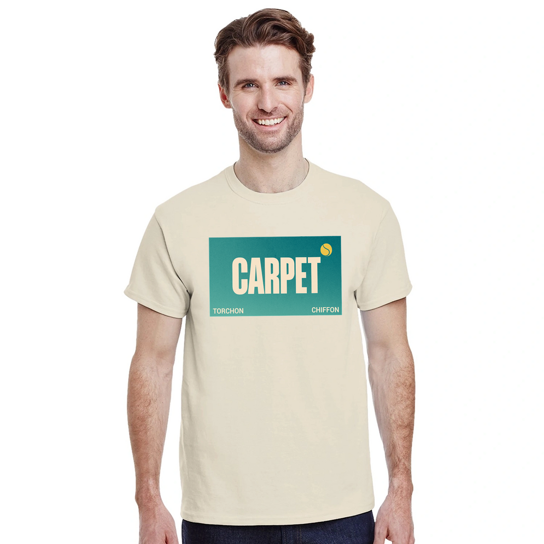 T-shirt de ténis com design elegante de tapete chiffon, ideal para amantes do ténis. Disponível em S, M, L, XL, XXL