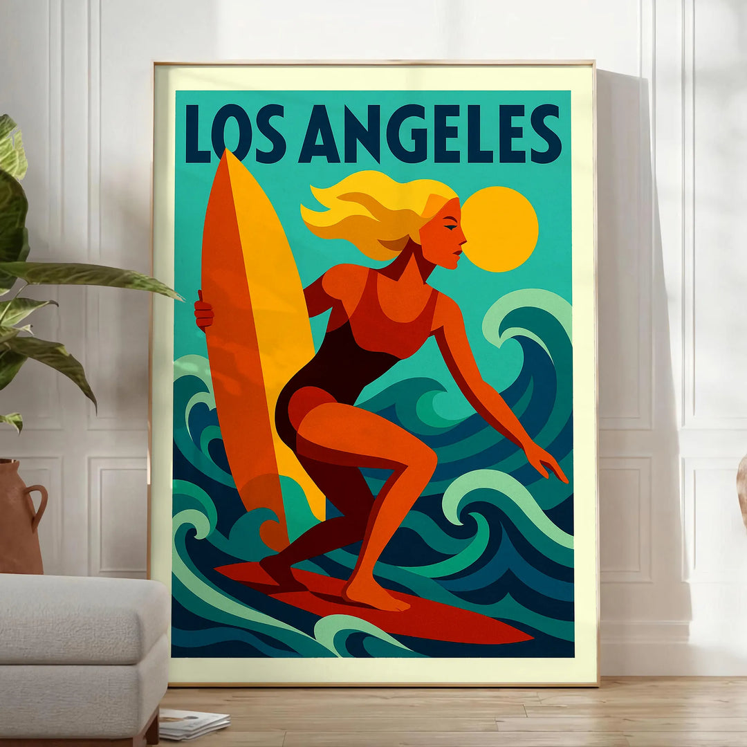 カリフォルニアのビーチの雰囲気を捉えたロサンゼルスサーフポスター。鮮やかな緑と青の色合いが特徴で、スタイリッシュなインテリアにぴったり。フレーム付きまたはフレームなしで購入可能。