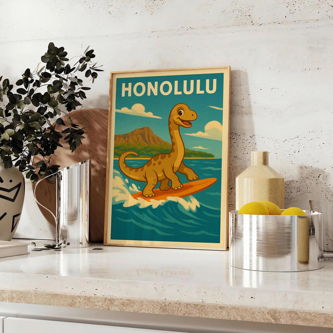 Affiche captivante thème Kid Dinosaur Honolulu Surf chambre enfant teintes vives vert jaune œuvre ludique dimensions cm une touche fun espace tailles A4 A0