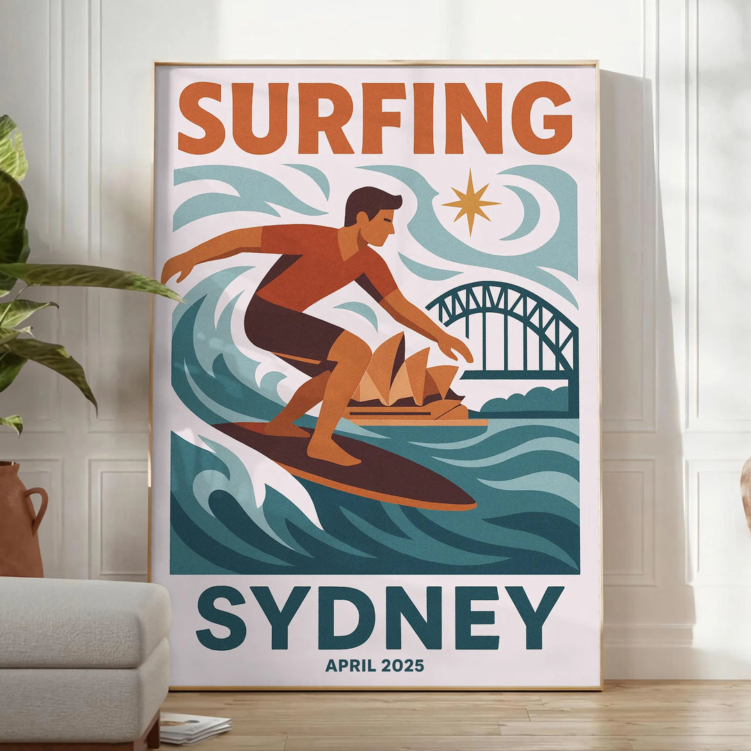 Pievieno savam interjeram pievilcīgu Sydney sērfošanas plakātu ar dzīvīgām zilo un baltu toņu kombinācijām, kas atspoguļo oke