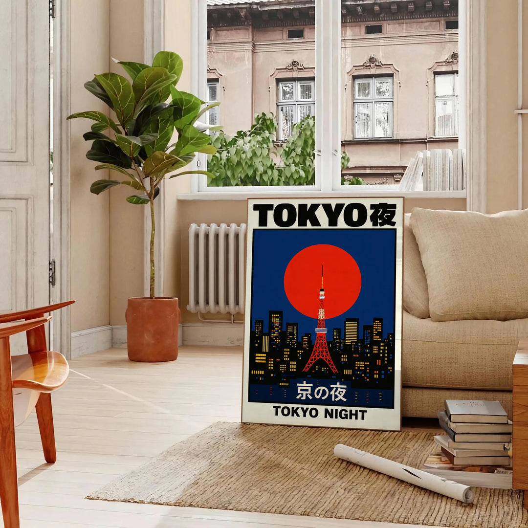 Stilren affisch med en fängslande fusion av röda och svarta nyanser som fångar Tokyos nattliv. Perfekt för att ge ditt rum en