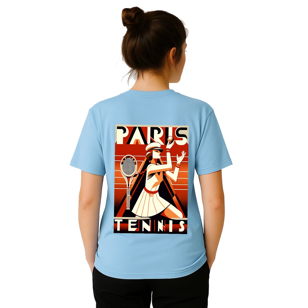 Stylish Paris Tennis T-shirt för entusiaster, tillverkad av mjukt och andningsbart material, perfekt för både avslappnade och