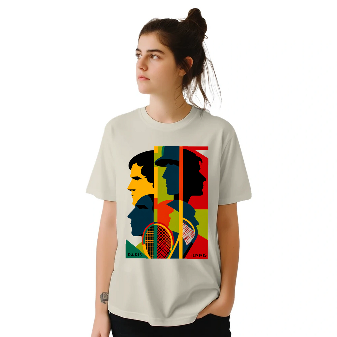 テニス愛好者にぴったりのトーナメントテニスTシャツ。スタイリッシュなデザインで、コートでも観客席でも活躍します。快適なコットン素材で、あなたのワードローブに欠かせない一着です。