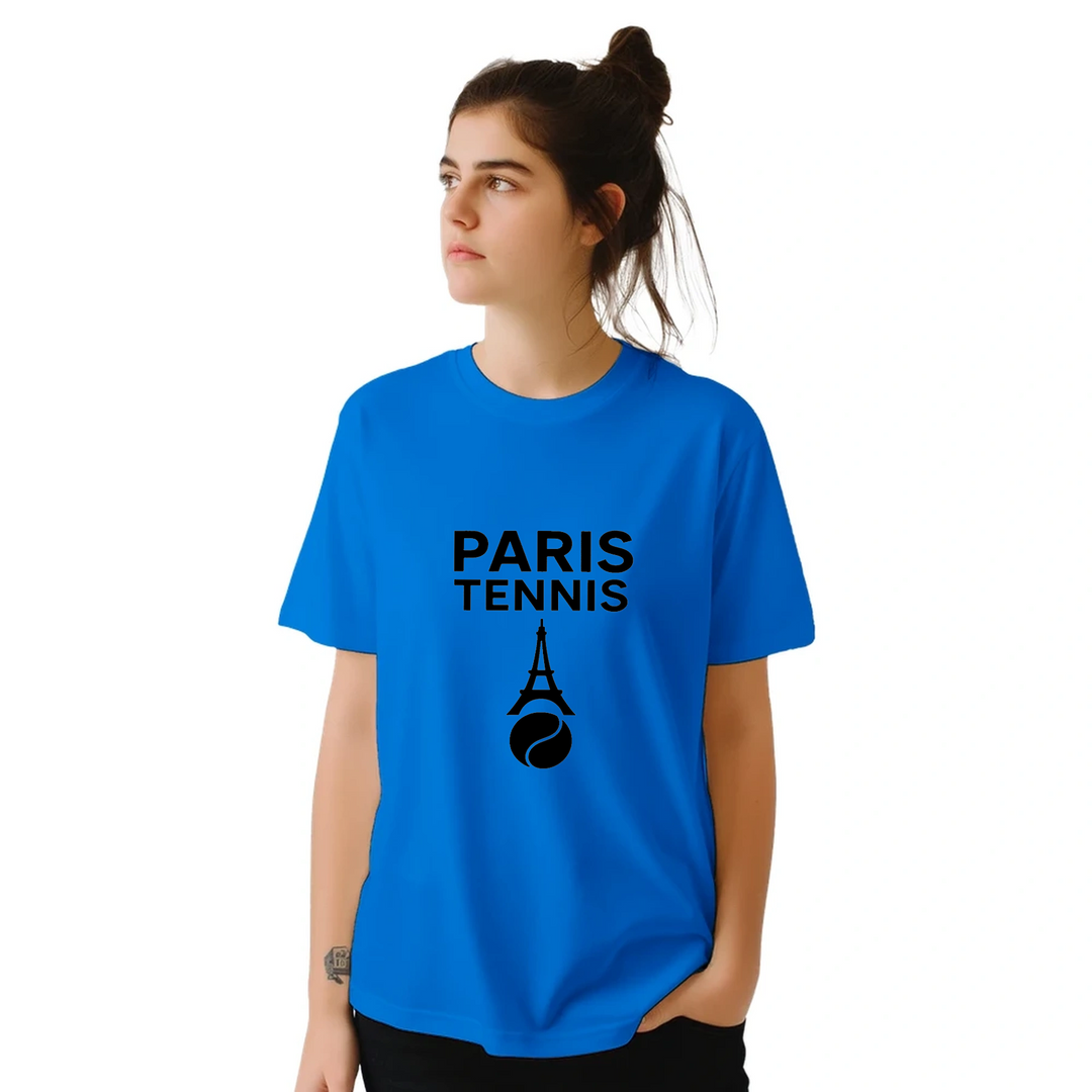 パリテニスTシャツは、愛の街のエッセンスとテニスのスピリットを捉えたスタイリッシュなデザインです。スポーツ愛好者やファッション好きに最適で、コートの内外で着用できます。サイズはS、M、L、XL、XXLがあります。