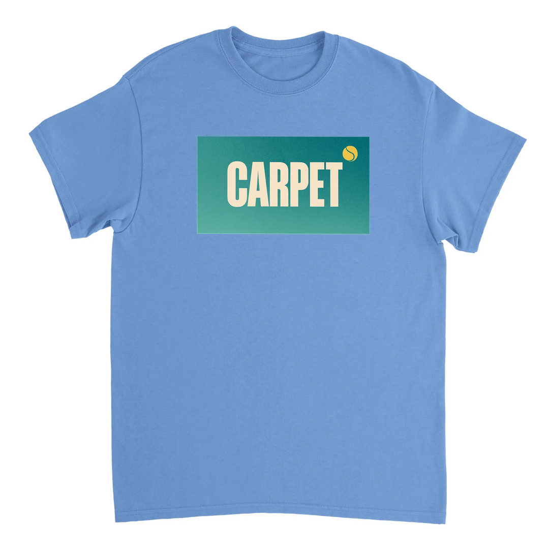 カーペットテニス5Tシャツ。快適な素材で、コートの上でもオフでもスタイリッシュに着こなせます。サイズ: S, M, L, XL, XXL。