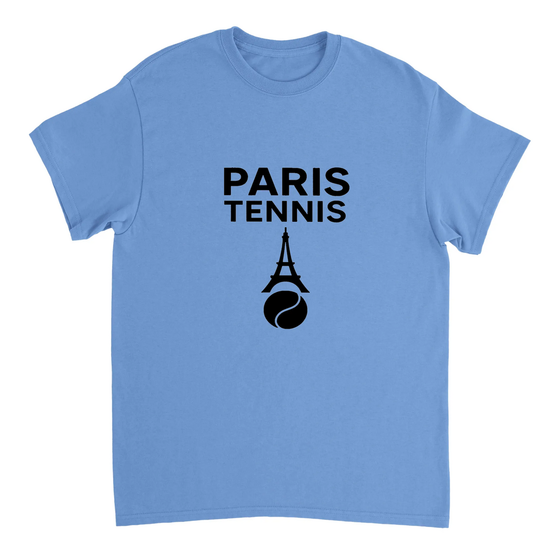 パリテニスTシャツは、愛の街のエッセンスとテニスのスピリットを捉えたスタイリッシュなデザインです。スポーツ愛好者やファッション好きに最適で、コートの内外で着用できます。サイズはS、M、L、XL、XXLがあります。
