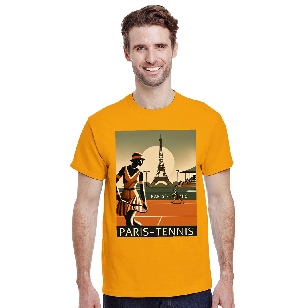 パリのテニスをテーマにしたおしゃれなTシャツ。テニス愛好者にぴったりのデザインで、スタイルを引き立てます。サイズはSからXXLまで選べます。
