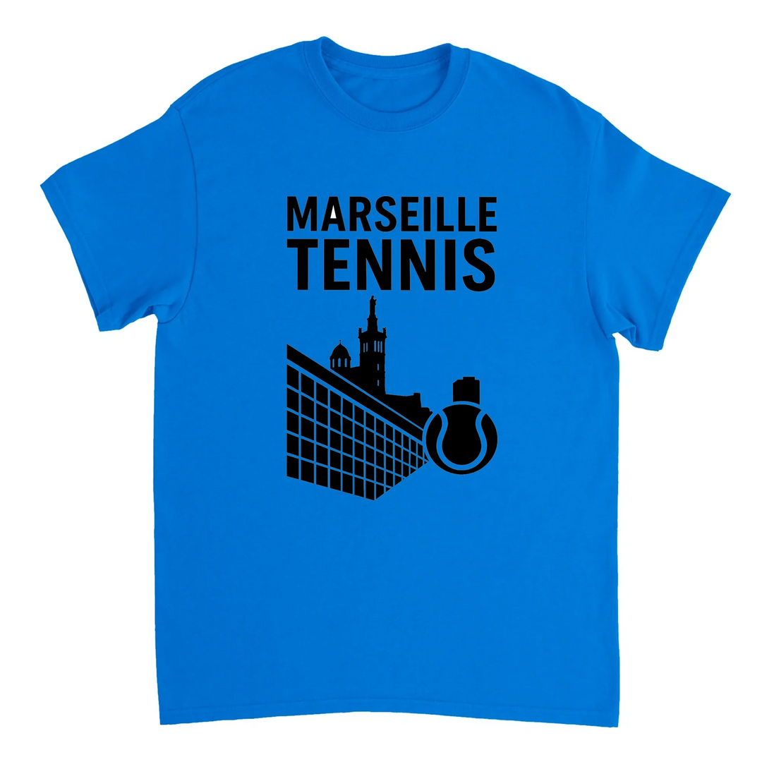 T-shirt Marseille Tennis con design vivace, perfetta per gli appassionati di tennis. Comfort e stile per ogni occasione
